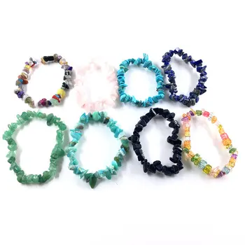Handgefertigtes Stretch-7-Chakra-Kristall-Chip-Armband, Kies-Armband, unregelmäßiger Naturstein-Charm