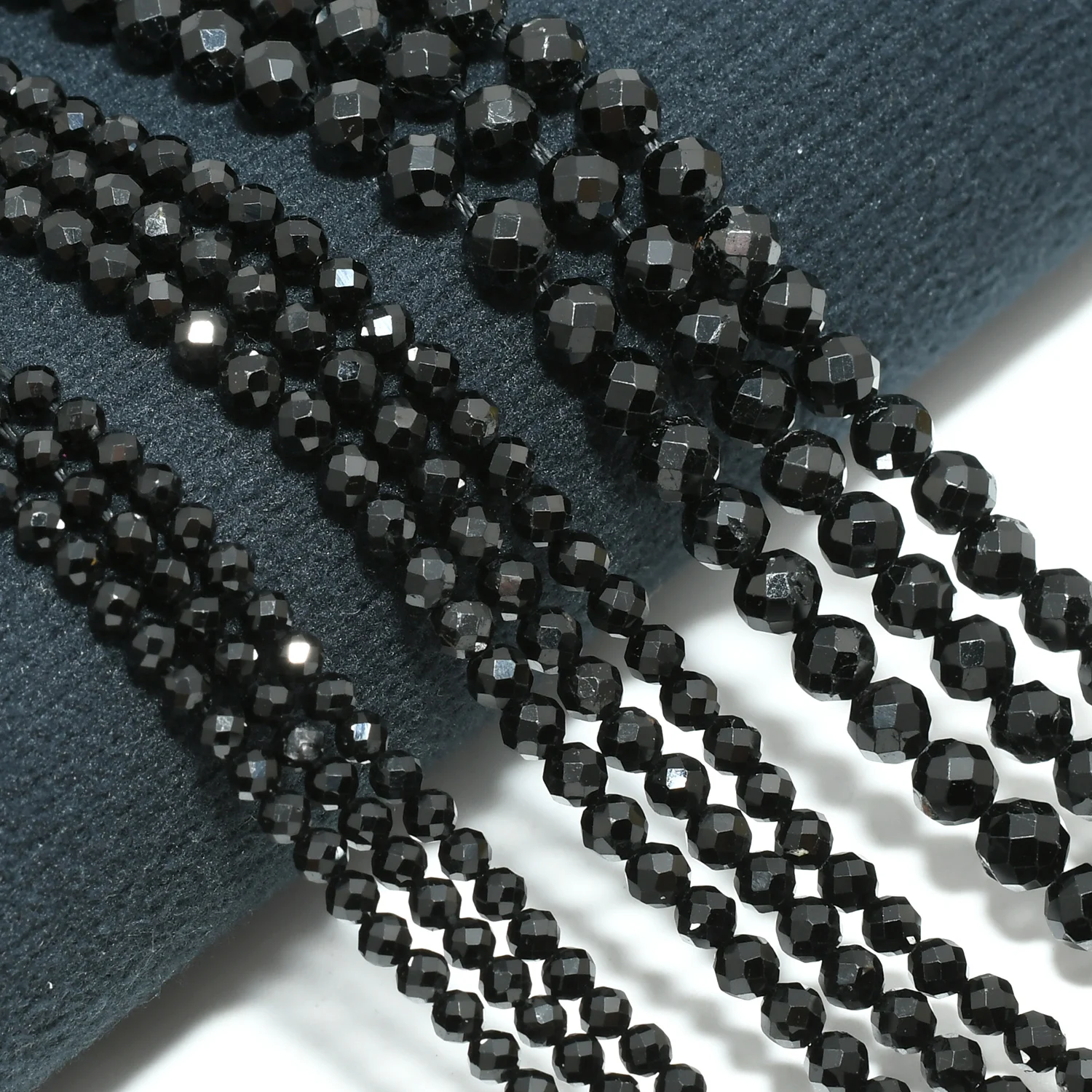 Natürliche schwarze Turmalin facettierte lose runde Perlen 2 mm, 3 mm, 4 mm