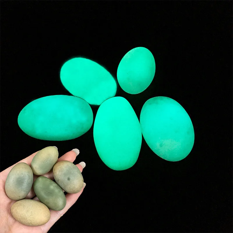 Natürlicher Kristall-Rohstein, unregelmäßige leuchtende Perle, Fluorit, fluoreszierender Stein, leuchtender