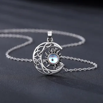 Retro Trendige Imitation Mondstein Sonne-Mond-Anhänger Halskette für Frauen Exquisite Edelstahl