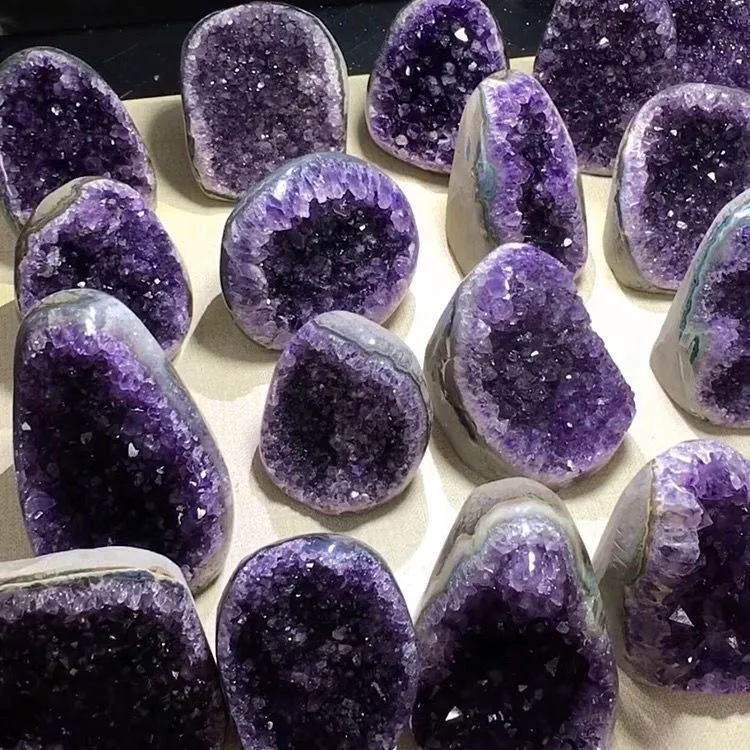Natürliche Raue Amethyst-Cluster-Geode Kristallfigur Spirituelles Geschenk Fengshui-Kristall