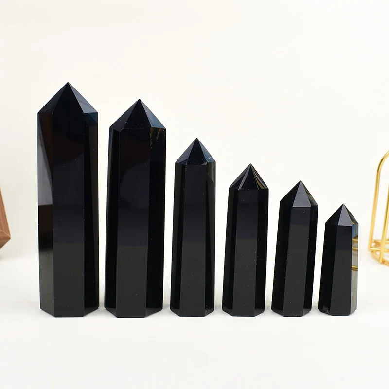 Natürlicher Obsidian-Kristall, Obelisk-Punkt, Mineralprobe, Kunsthandwerk, Stein, schöne Verzierung