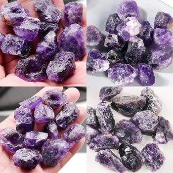 Natürliche tiefe Amethyst-Kristallmineralien, Landschaft, Felsprobe, rohes Mineral, dekorative unregelmäßige