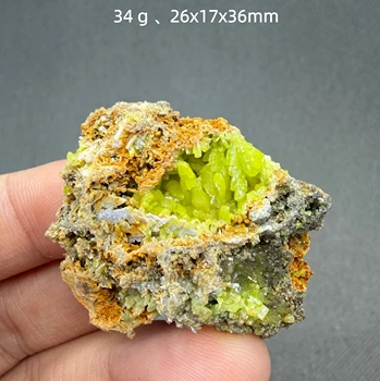 Natürlicher Pyromorfit-Kristallcluster, lebhaft grün, tonnenförmig, Mineralienexemplar, selten