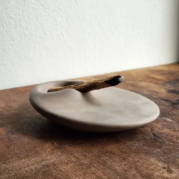Ethnischer handgefertigter Palo Santo Halter, Zen Vintage Räucherstäbchenhalter, handgefertigtes