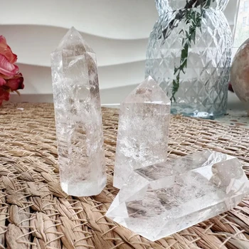 Klare Quarzkristallspitze, natürlicher weißer Kristallturm, Obelisk Home Decor Ornament, ideal für die