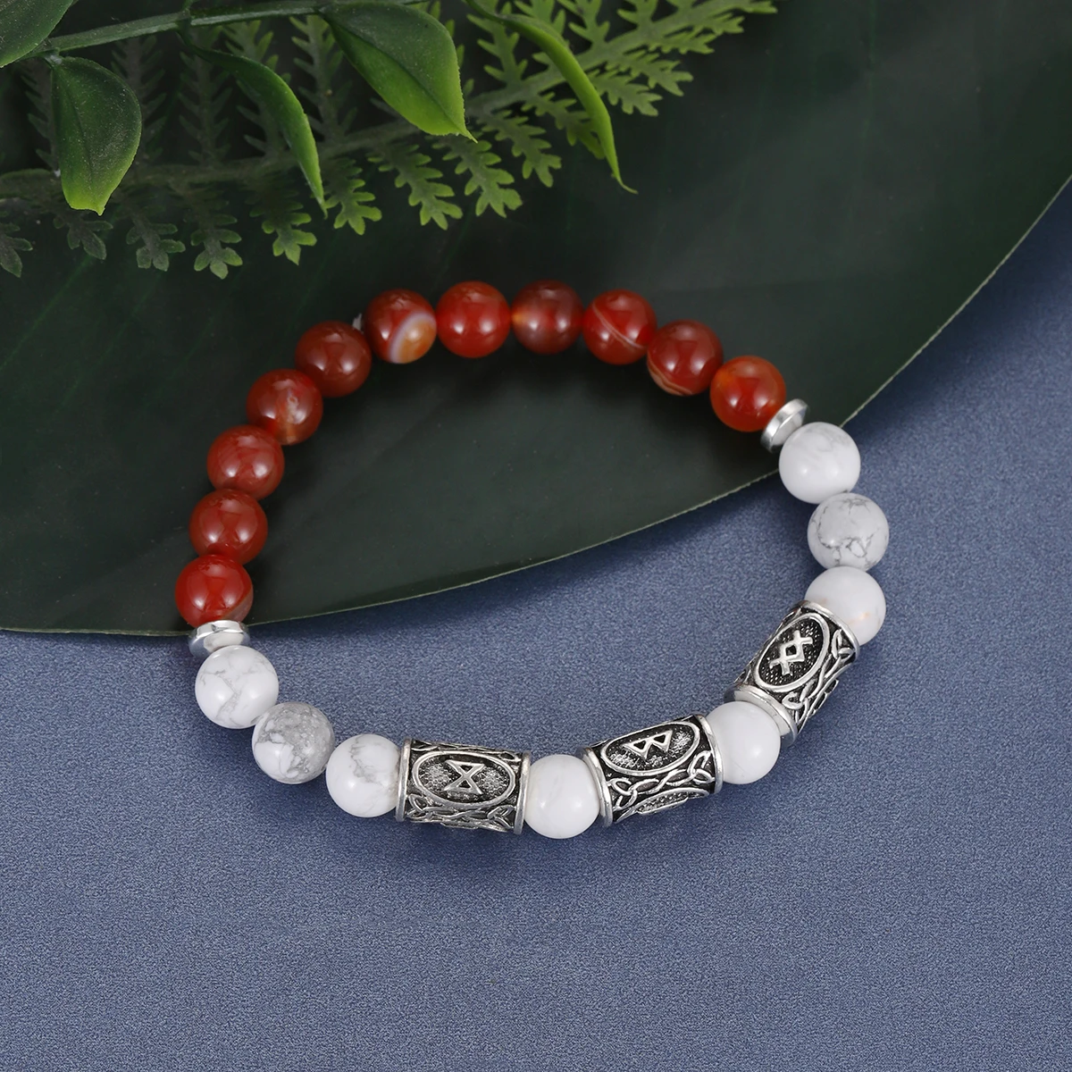 Nordische Runen-Perlen Naturstein-Armband für Männer – Bild 5