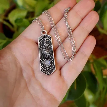 Mond- und Sonnenhalskette, Vintage-Schmuck, Mondstein, Gothic, heidnisch, Hexenaccessoires, geheimnisvoll