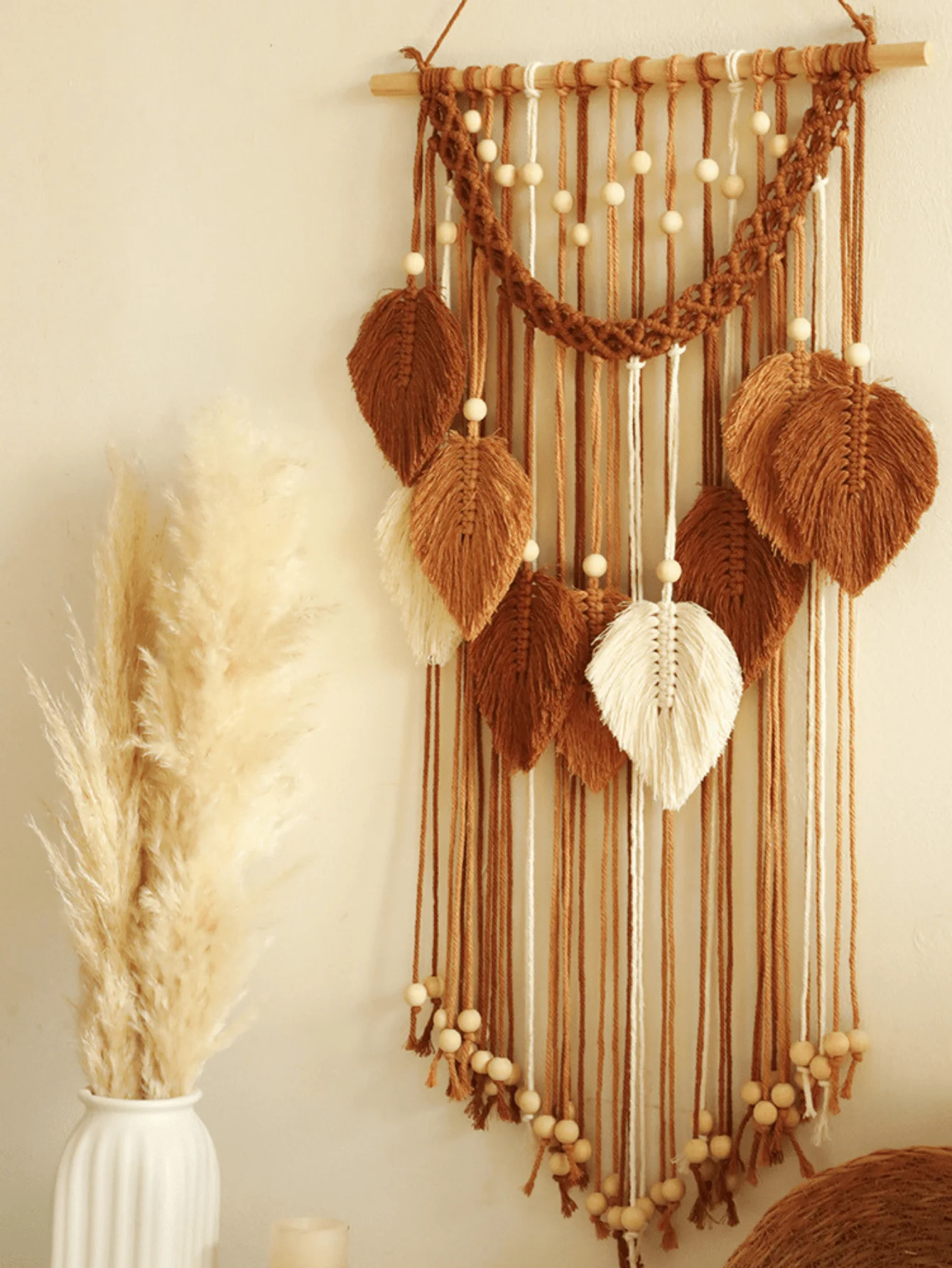 Trendiger Boho-Makramee-Wandbehang aus Bio-Baumwolle mit Blattmuster und Holzperlen, Yoga-Studio-Dekoration