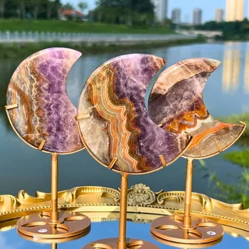 Natürliches Amethyst-Achat-Mondornament, Polierter Kristallmond, Elegante Wohndekoration, Mineralspezimen